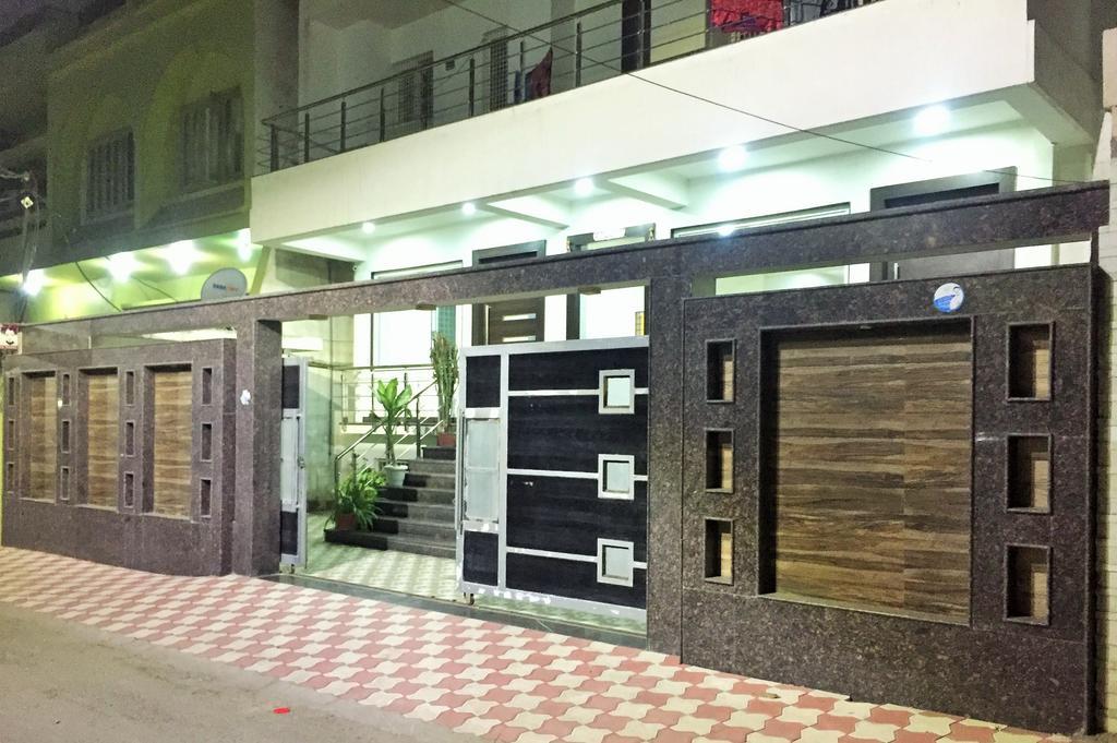 Travelling Troopers Homestay Varanasi Exterior foto